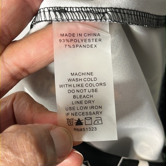 VINCE CAMUTO Women’s Black White Floral Artsy Dress Size 1X - Picture 8 of 8